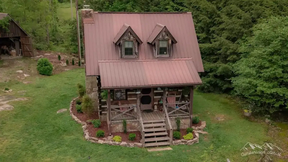 Hemlock Falls Cabin in Sequatchie