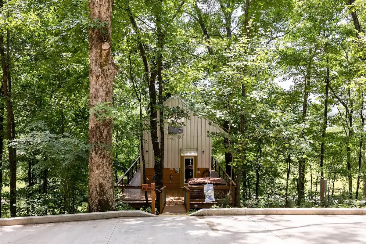 Blue Heron Treehouse above Nickajack Lake