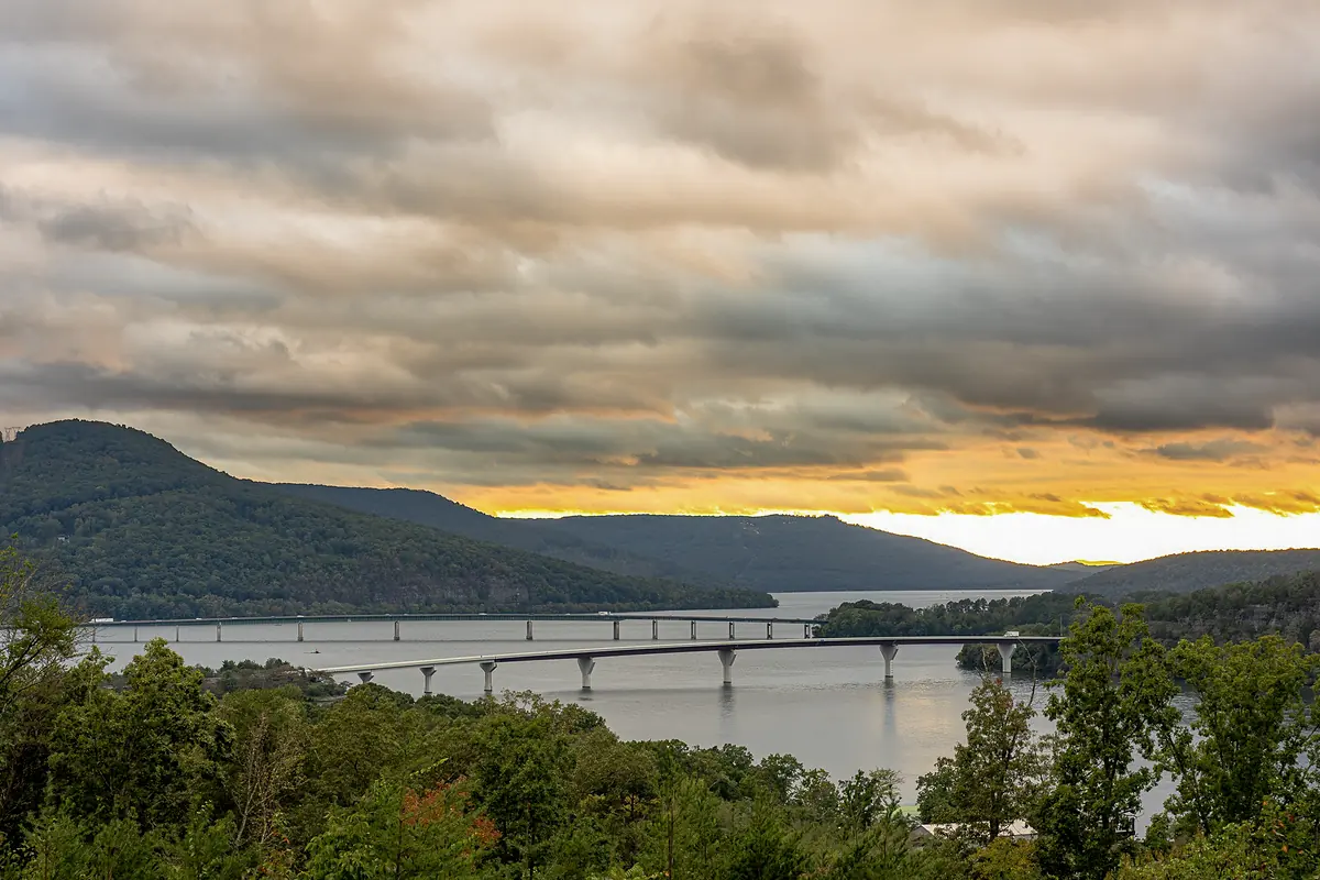 Sunset over the Tennessee River from the Lookout Winery overlook