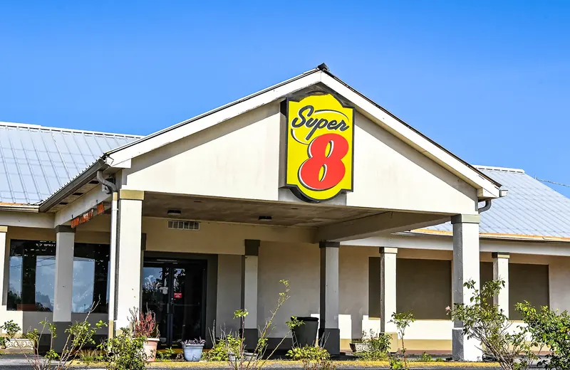 Hotel entrance in Marion County